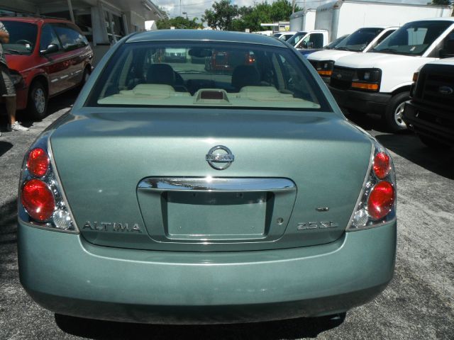 2005 Nissan Altima SLT Quad Cab 2WD