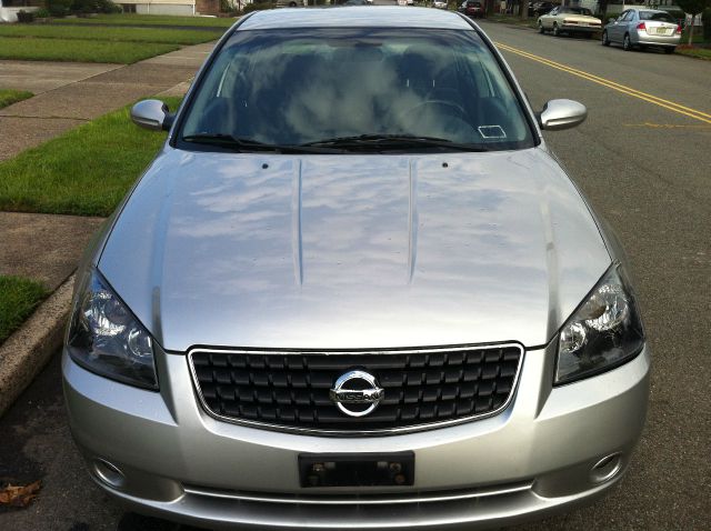 2005 Nissan Altima LE