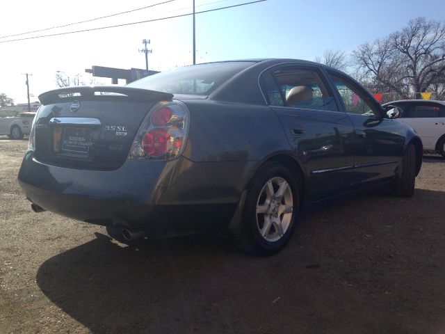 2005 Nissan Altima ST Pickup 4D 5 1/2 Ft