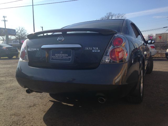 2005 Nissan Altima ST Pickup 4D 5 1/2 Ft