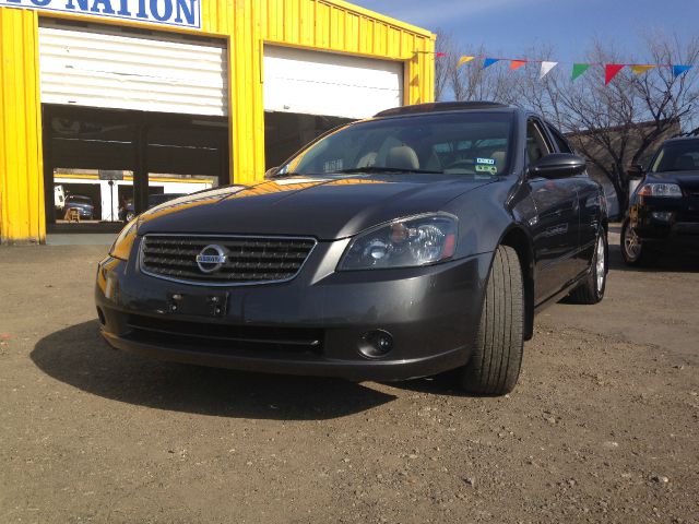 2005 Nissan Altima ST Pickup 4D 5 1/2 Ft