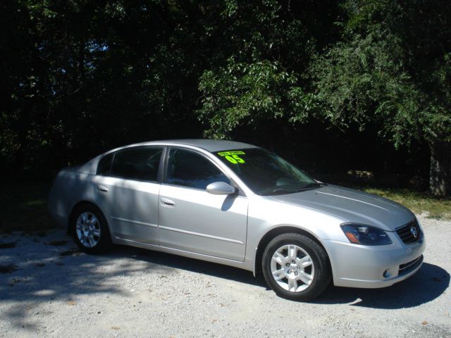 2005 Nissan Altima Pickupslt Quad Cab SWB 4WD 4x4 Truck