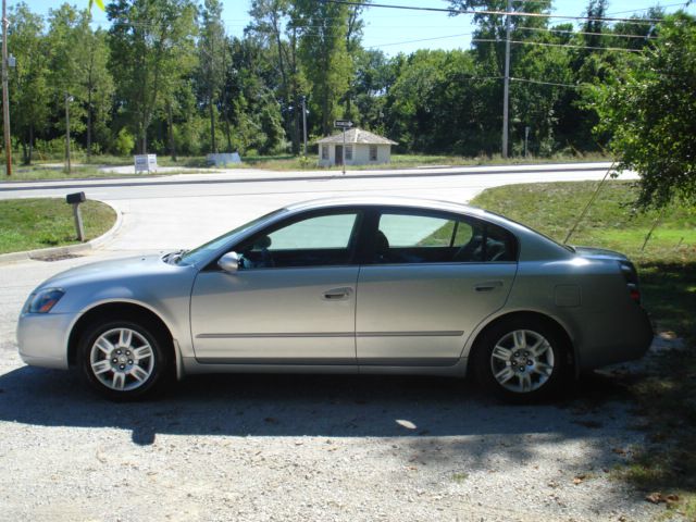 2005 Nissan Altima Pickupslt Quad Cab SWB 4WD 4x4 Truck