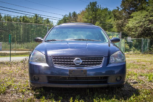 2005 Nissan Altima Pickupslt Quad Cab SWB 4WD 4x4 Truck