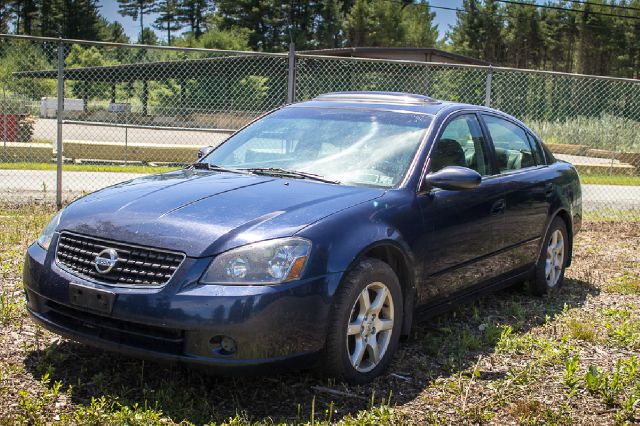 2005 Nissan Altima Pickupslt Quad Cab SWB 4WD 4x4 Truck