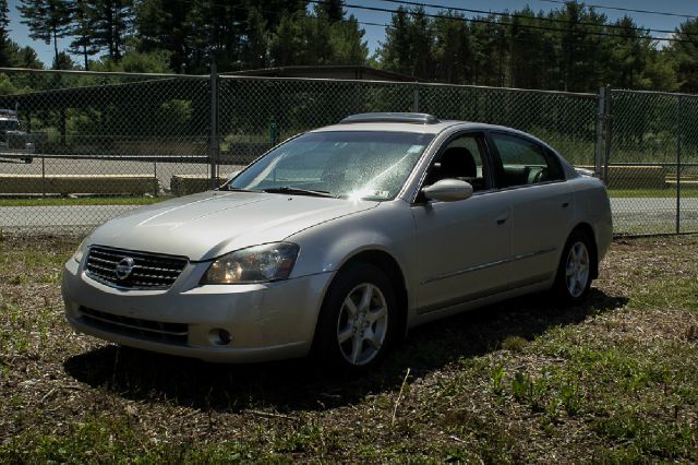 2005 Nissan Altima ST Pickup 4D 5 1/2 Ft