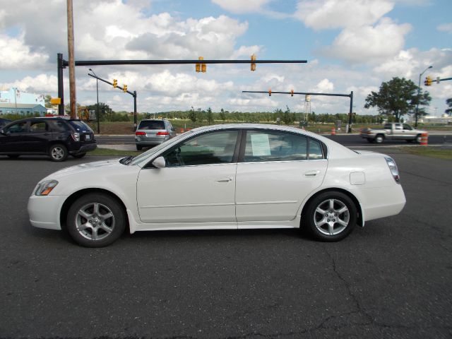 2005 Nissan Altima Pickupslt Quad Cab SWB 4WD 4x4 Truck