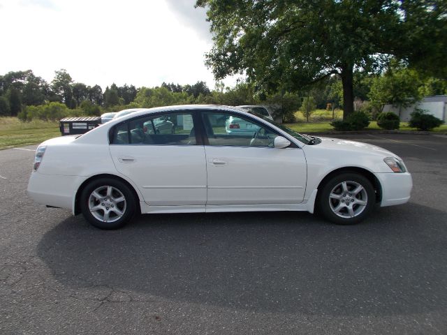 2005 Nissan Altima Pickupslt Quad Cab SWB 4WD 4x4 Truck