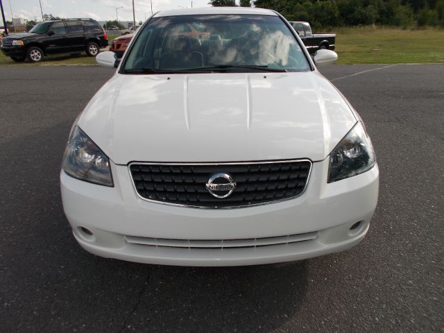 2005 Nissan Altima Pickupslt Quad Cab SWB 4WD 4x4 Truck