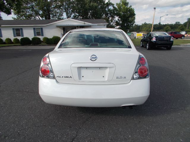 2005 Nissan Altima Pickupslt Quad Cab SWB 4WD 4x4 Truck