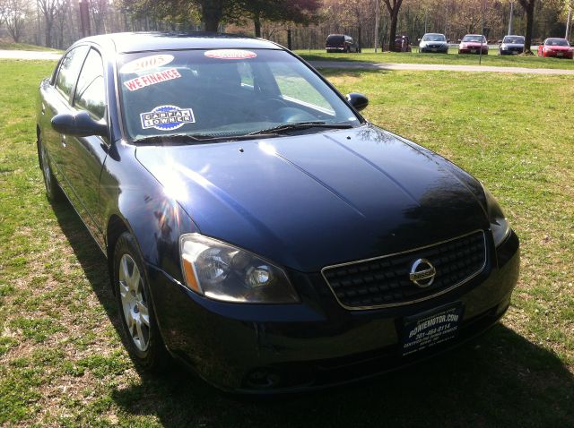 2005 Nissan Altima Pickupslt Quad Cab SWB 4WD 4x4 Truck