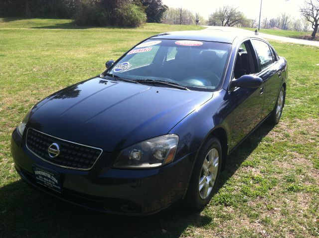 2005 Nissan Altima Pickupslt Quad Cab SWB 4WD 4x4 Truck