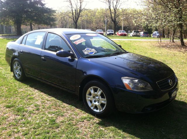 2005 Nissan Altima Pickupslt Quad Cab SWB 4WD 4x4 Truck