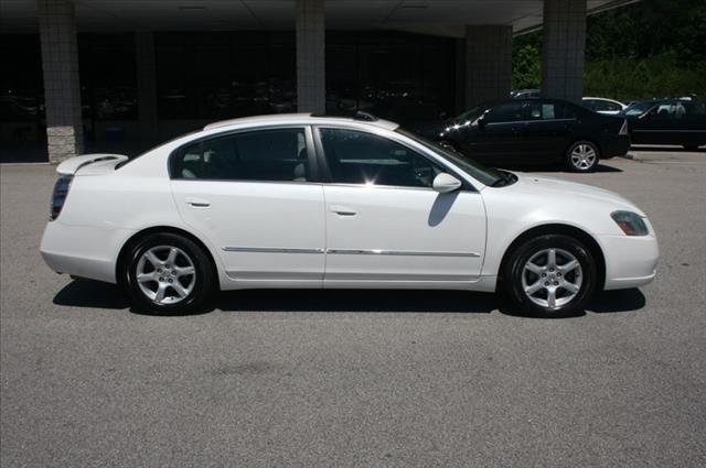 2005 Nissan Altima 2WD Supercab FX2