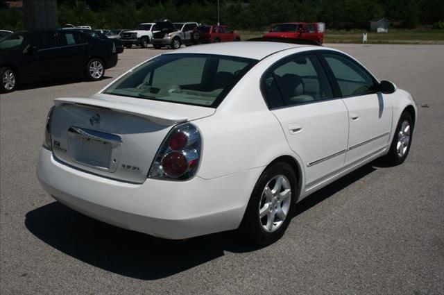 2005 Nissan Altima 2WD Supercab FX2