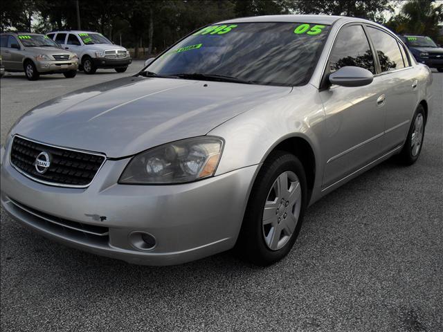 2005 Nissan Altima Pickupslt Quad Cab SWB 4WD 4x4 Truck