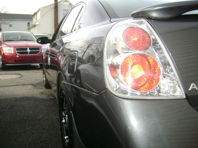 2005 Nissan Altima Pickupslt Quad Cab SWB 4WD 4x4 Truck