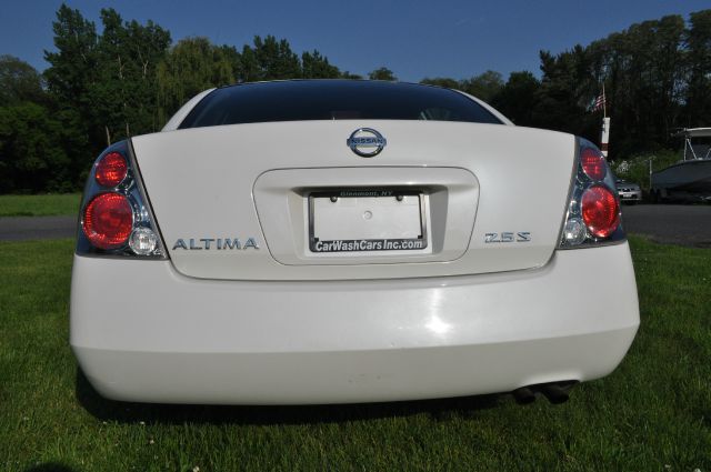 2005 Nissan Altima GS-R