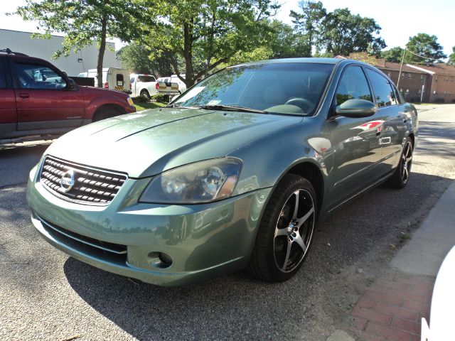 2005 Nissan Altima Pickupslt Quad Cab SWB 4WD 4x4 Truck