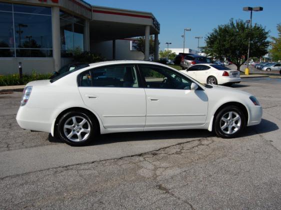 2005 Nissan Altima Base