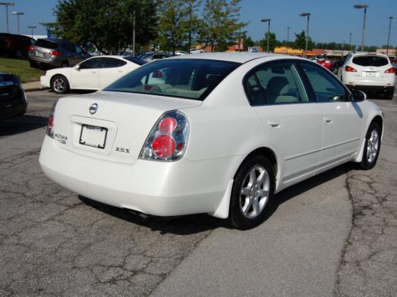 2005 Nissan Altima Base