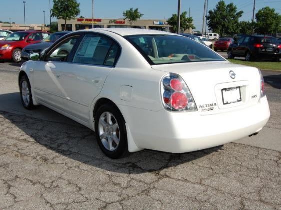 2005 Nissan Altima Base