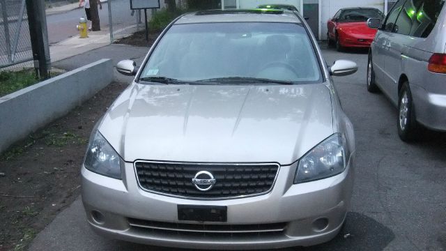 2005 Nissan Altima Pickupslt Quad Cab SWB 4WD 4x4 Truck