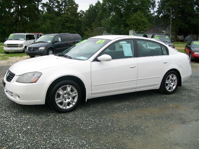 2005 Nissan Altima Pickupslt Quad Cab SWB 4WD 4x4 Truck