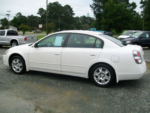 2005 Nissan Altima Pickupslt Quad Cab SWB 4WD 4x4 Truck