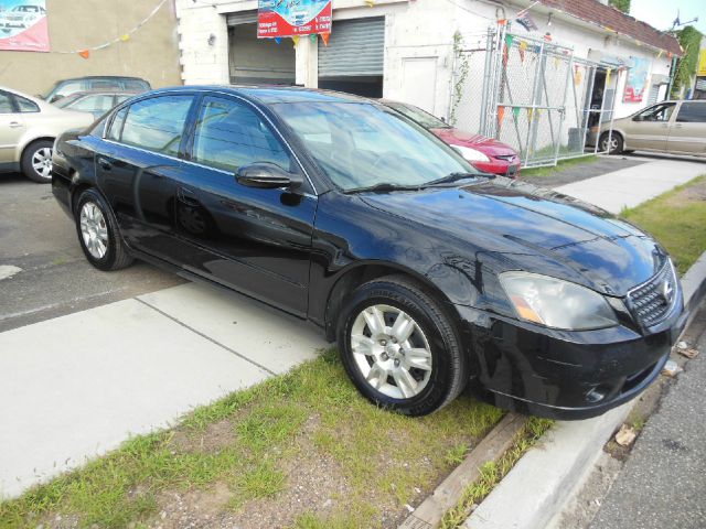 2005 Nissan Altima Pickupslt Quad Cab SWB 4WD 4x4 Truck