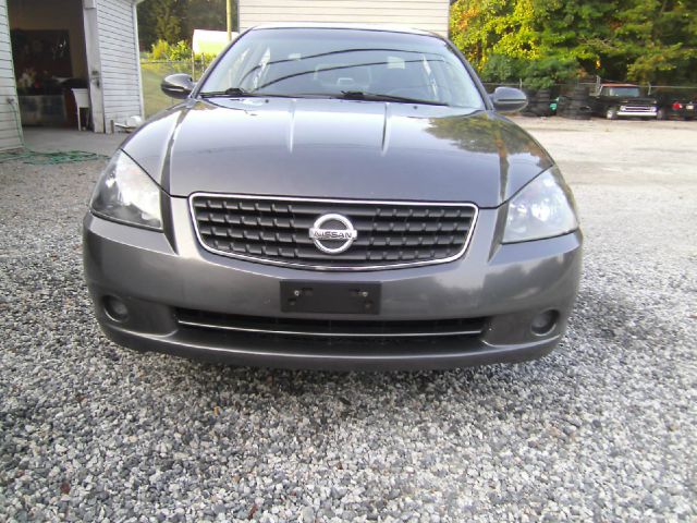 2005 Nissan Altima Pickupslt Quad Cab SWB 4WD 4x4 Truck