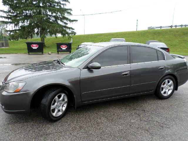 2005 Nissan Altima Pickupslt Quad Cab SWB 4WD 4x4 Truck