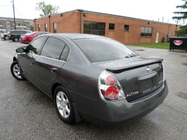 2005 Nissan Altima Pickupslt Quad Cab SWB 4WD 4x4 Truck