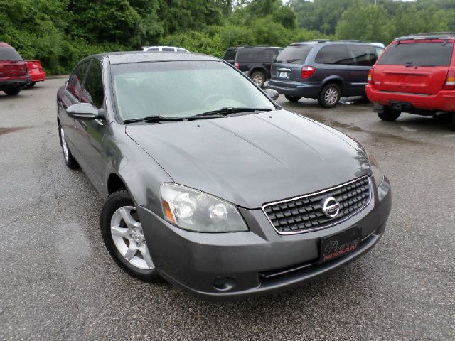 2005 Nissan Altima Pickupslt Quad Cab SWB 4WD 4x4 Truck