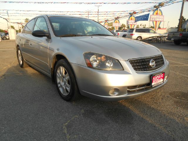 2005 Nissan Altima Pickupslt Quad Cab SWB 4WD 4x4 Truck