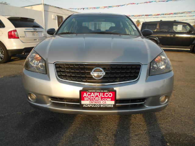 2005 Nissan Altima Pickupslt Quad Cab SWB 4WD 4x4 Truck