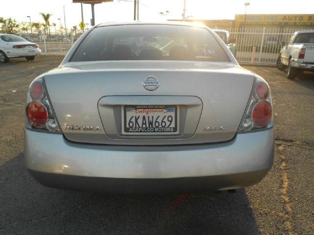 2005 Nissan Altima Pickupslt Quad Cab SWB 4WD 4x4 Truck