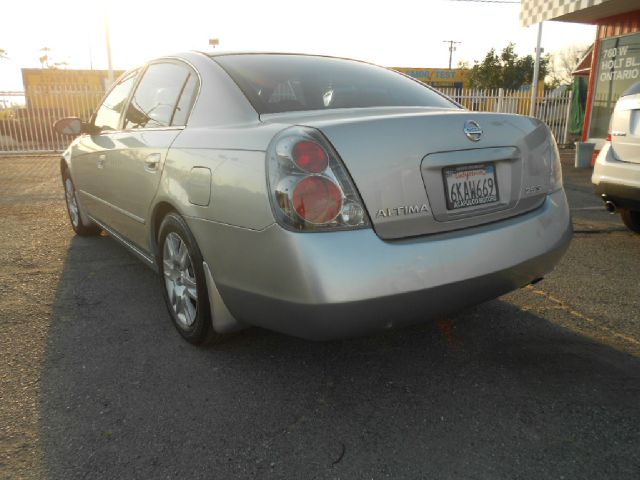 2005 Nissan Altima Pickupslt Quad Cab SWB 4WD 4x4 Truck