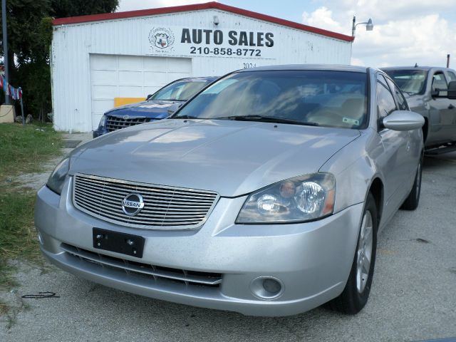 2005 Nissan Altima Pickupslt Quad Cab SWB 4WD 4x4 Truck