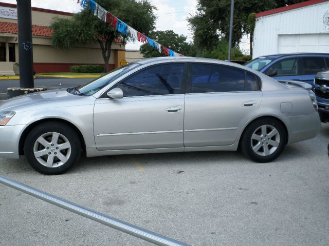 2005 Nissan Altima Pickupslt Quad Cab SWB 4WD 4x4 Truck