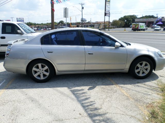 2005 Nissan Altima Pickupslt Quad Cab SWB 4WD 4x4 Truck