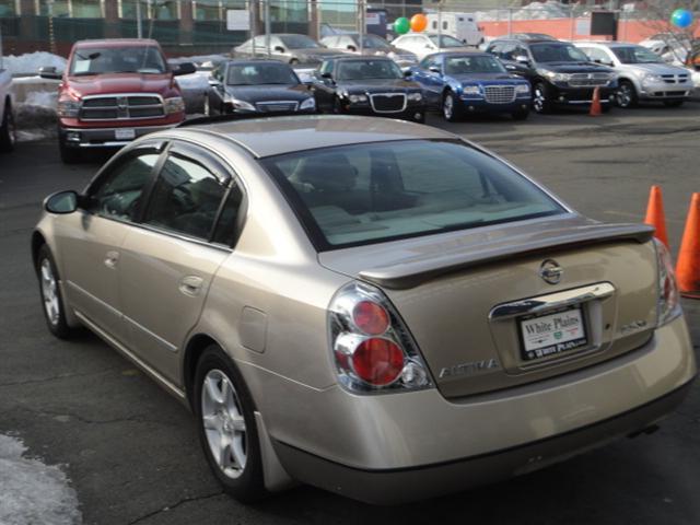 2005 Nissan Altima 4x4 Truck