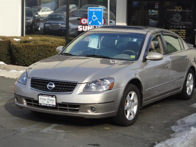 2005 Nissan Altima 4x4 Truck