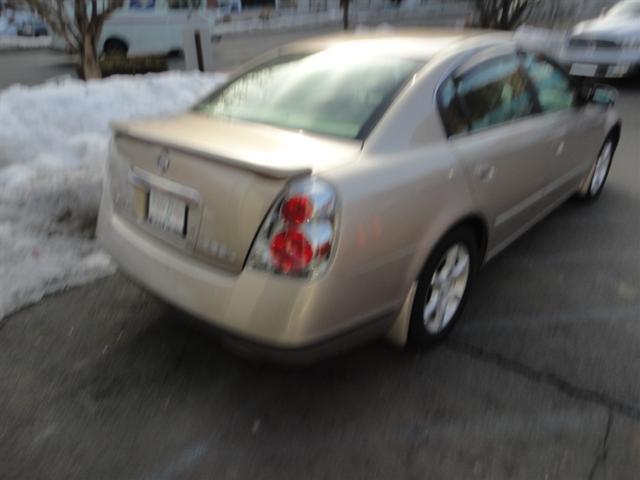 2005 Nissan Altima 4x4 Truck