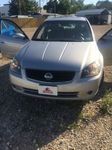 2005 Nissan Altima Pickupslt Quad Cab SWB 4WD 4x4 Truck