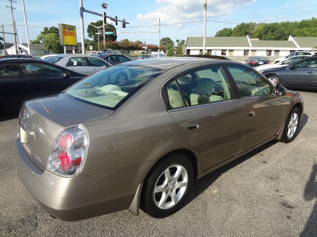 2005 Nissan Altima Pickupslt Quad Cab SWB 4WD 4x4 Truck