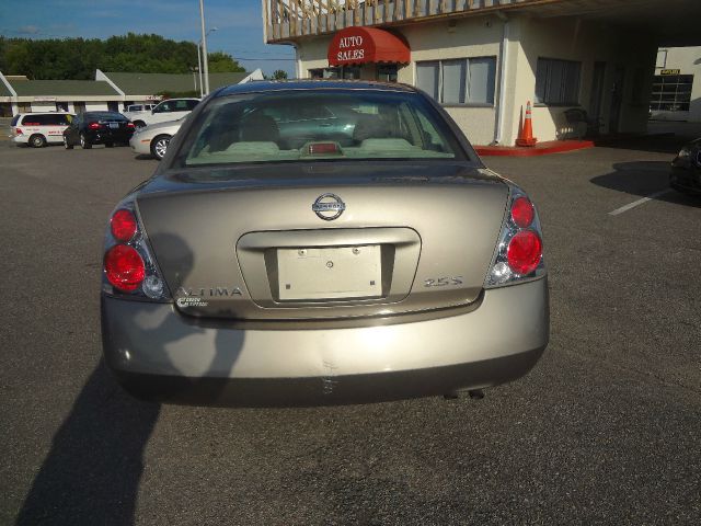 2005 Nissan Altima Pickupslt Quad Cab SWB 4WD 4x4 Truck