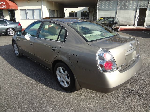 2005 Nissan Altima Pickupslt Quad Cab SWB 4WD 4x4 Truck