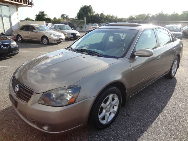 2005 Nissan Altima Pickupslt Quad Cab SWB 4WD 4x4 Truck