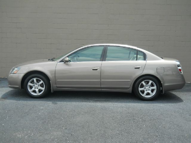 2005 Nissan Altima Pickupslt Quad Cab SWB 4WD 4x4 Truck